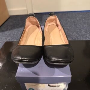 Universal Thread Women's Black Flats